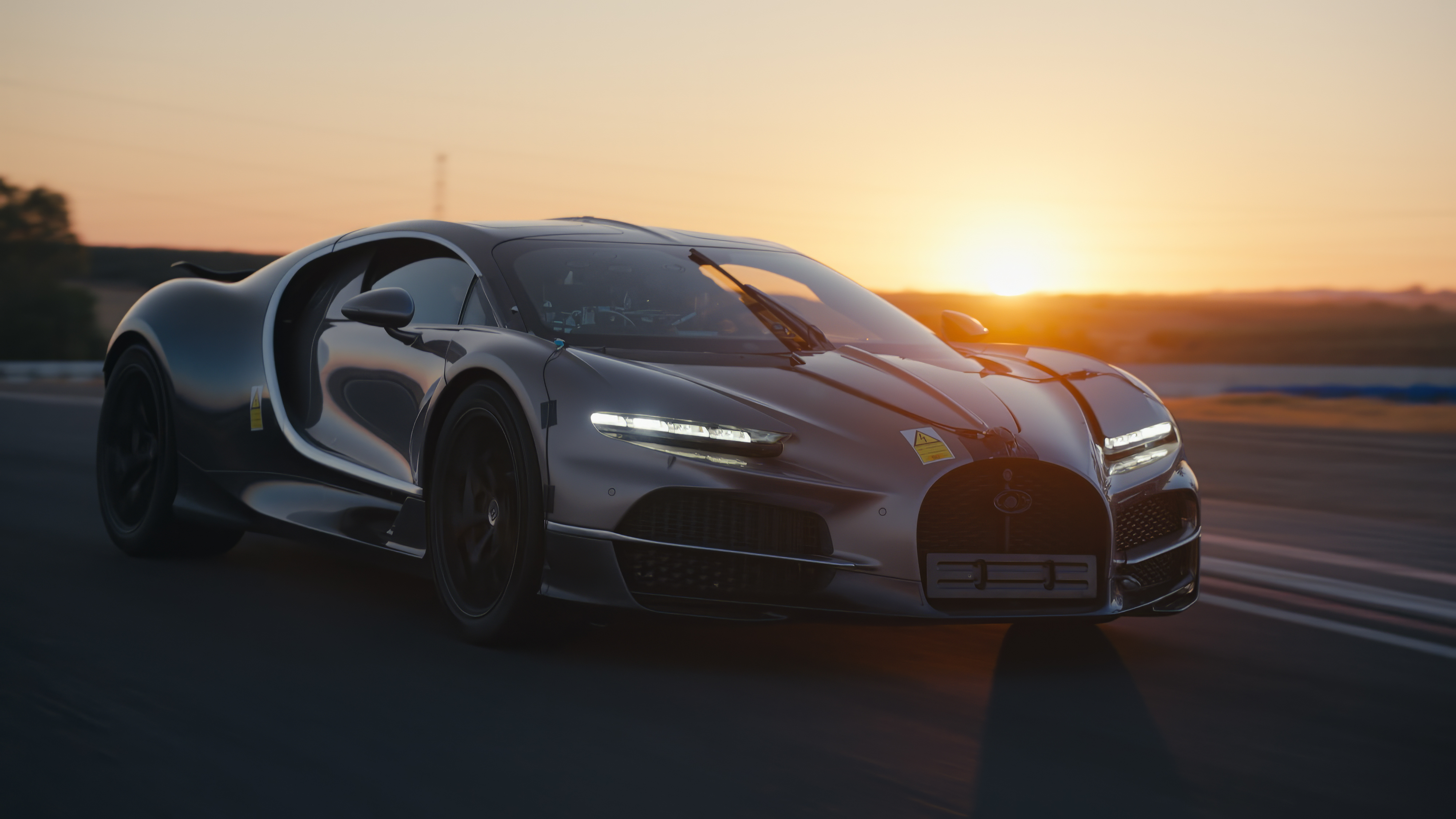 In Episode 19 of the documentary series 'A New Era', BUGATTI heads to Seville to put the TOURBILLON through its paces in the heat of southern Spain. 